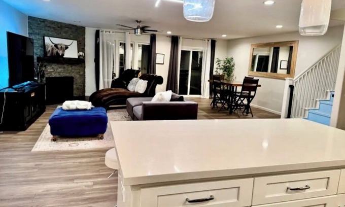 El Dorado Hills Casa | Luxury 4 Bedroom + Hot Tub.