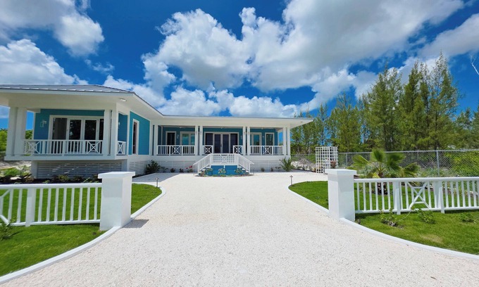 Treasure Cay Casa | Luxury 4 bedroom home on Ocean Blvd w/ private access to the beach. Sleeps 14