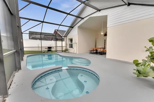 Windsor Palms Casa | Luxury 4-Bedroom Home with Private Pool, Jacuzzi, AC, Wi-Fi, Cable TV, 5 Minutes from Disney