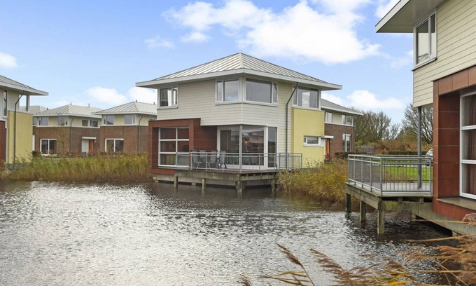 Anjum Casa | Luxury 4-person residence in the holiday park Landal Esonstad