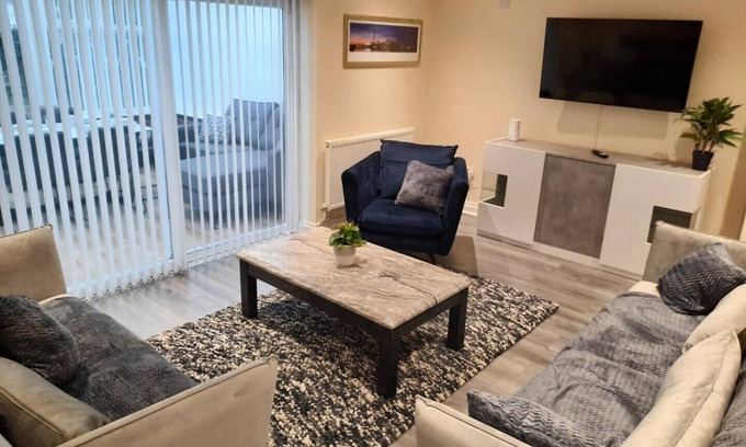 Solihull Casa | Luxury 5-bed Ensuite house Solihull
