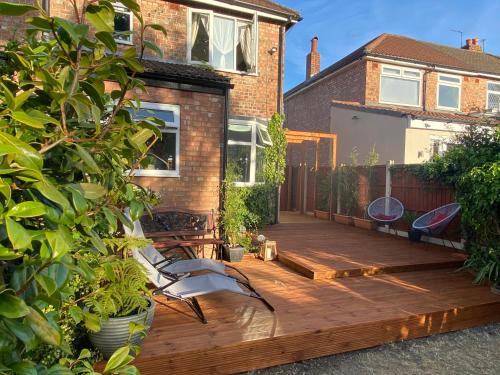 Liverpool Casa | Luxury 5* Home with Secret Garden and Free Parking