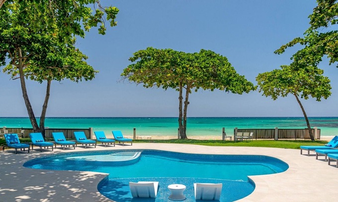 Mammee Bay Villa | Luxury 8 Bed Beach Villa in Ocho Rios