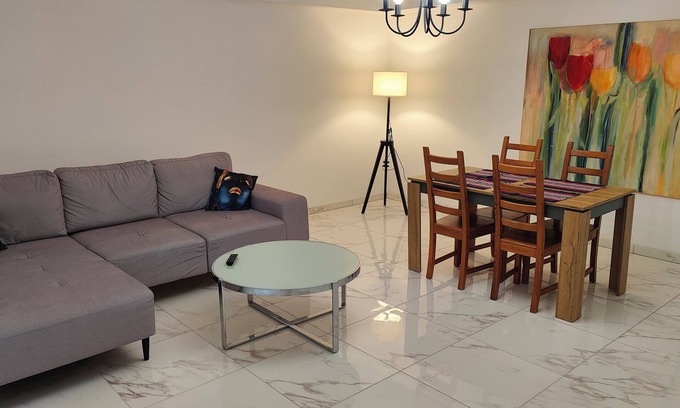 Kaarst Apartamento | Luxury apartment (81m²) near Düsseldorf, completely renovated, with parking space