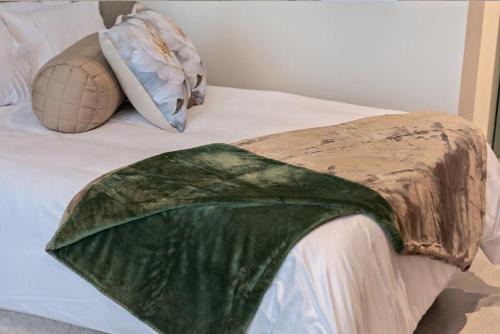 Menlyn Apartamento | Luxury Apartment 830 on Menlyn Maine