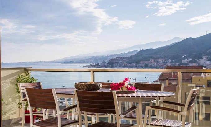 Capo Peloro Apartamento | Luxury Apartment