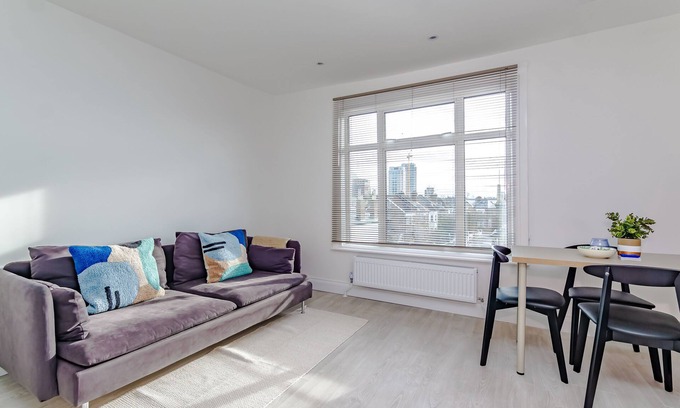 Broad Green Apartamento | Luxury apartment with workspace