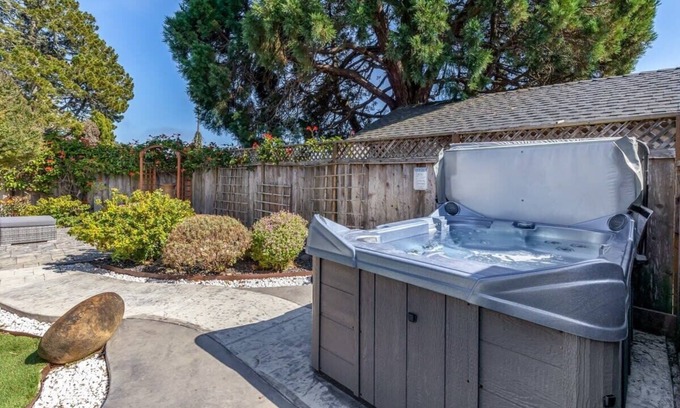 Aptos Casa | Luxury Aptos Home - Ocean Views & Hot Tub!