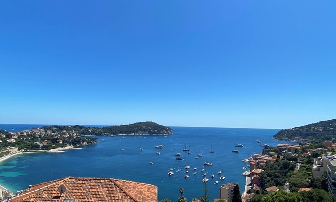 Villefranche-sur-Mer Apartamento | Luxury at its Best with Panoramic Mediterranean View