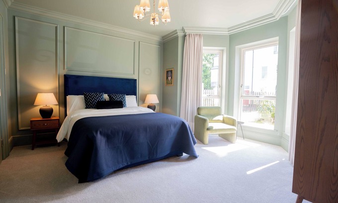 Ballycastle Casa | Luxury Ballycastle townhouse close to the seafront and beach.