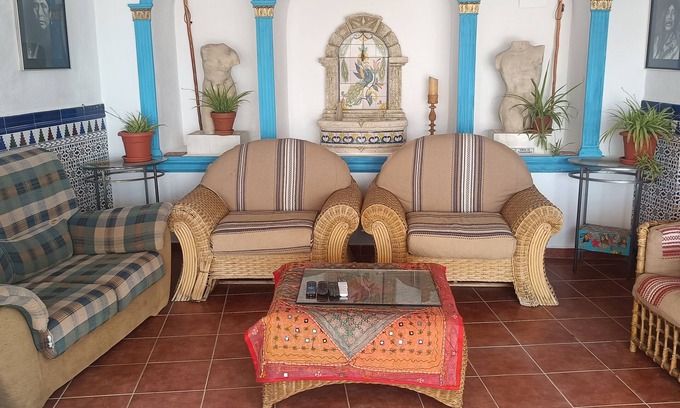 Bacor Casa | Luxury Basecamp in the epicenter of Geoparque de Granada.accomodates up to 12.n