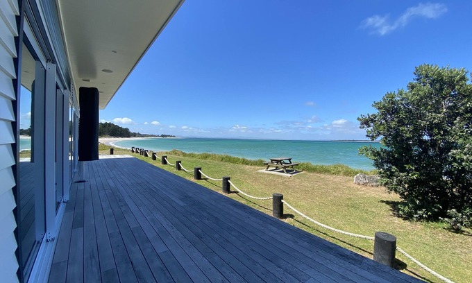 Rangiputa Casa | Luxury Beachfront Bach for the Whole Family