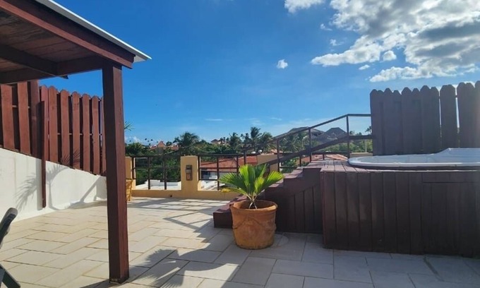 Dominicus Apartamento | Luxury Beachside Apartment with Rooftop Terrace & Private Jacuzzi – Sleeps 6