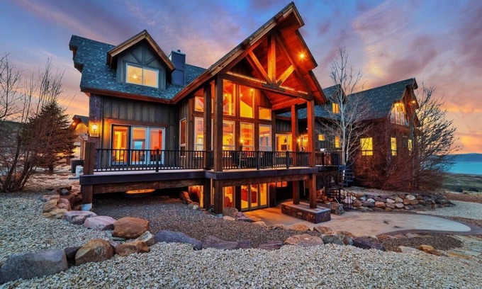 Fish Haven Casa | Luxury Bear Lake Home -The Moose -THEATER, PICKLEBALL, SPORTS COURT, POOL/HOTTUB