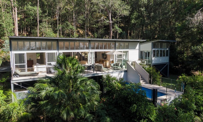 Killcare Casa | 🌿 Luxury Bush + Beach Retreat | Pool, Cedar Hot Tub & Private Nature Trails