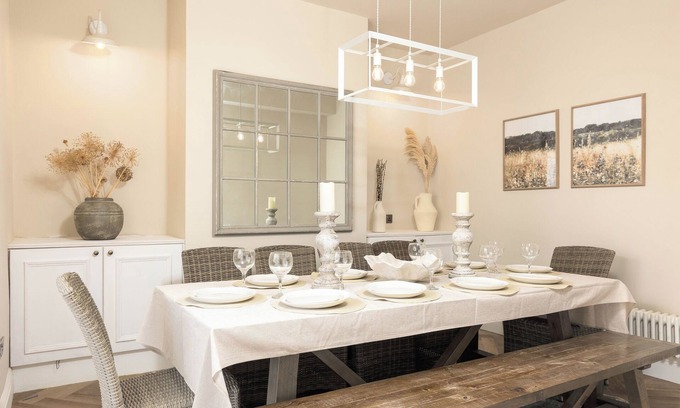 Grangetown Casa | Luxury Cardiff Townhouse, 5 bedrooms, sleeps up to 12 guests