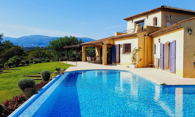 Mouans-Sartoux Villa | Última oportunidad: semanas 29 de junio y 24 de agosto, villa espaciosa, privacidad completa, vista