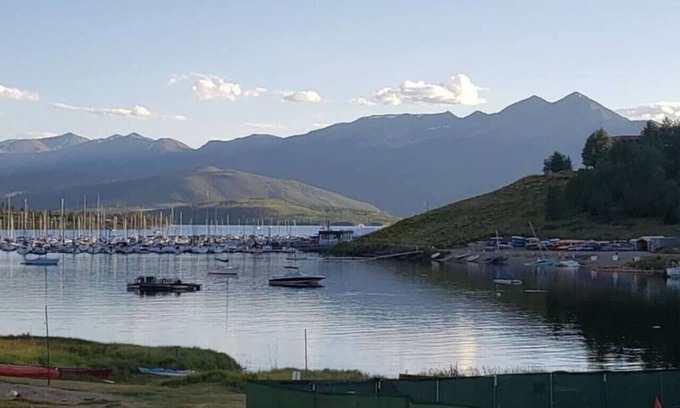 Dillon Apartamento | Luxury Condo w/ Stunning Views