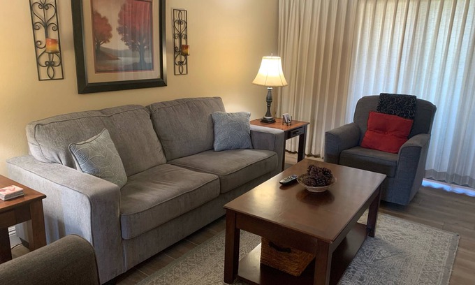 Paradise Valley Village Condominio | Condominio de lujo con hermoso campo de golf y vistas a la montaña !!