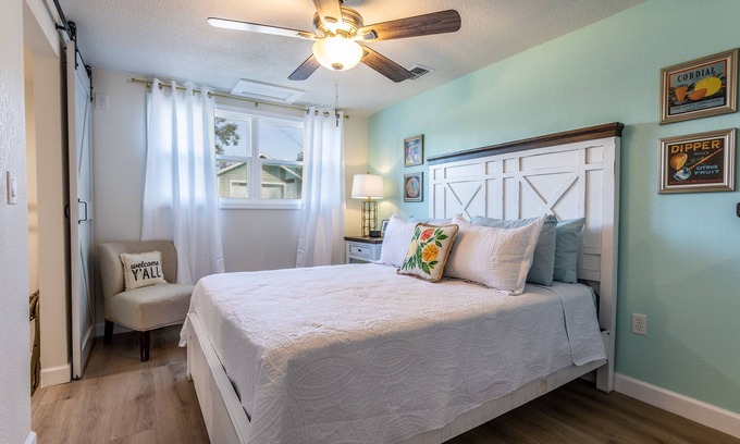 Lake Hamilton Cabaña | Luxury Cottage Near Legoland & Chain of Lakes