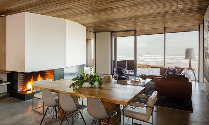 Arch Cape Casa | Luxury Designer Beachfront Home 3 Bed, 3.5 Bath in Arch Cape, Oregon.