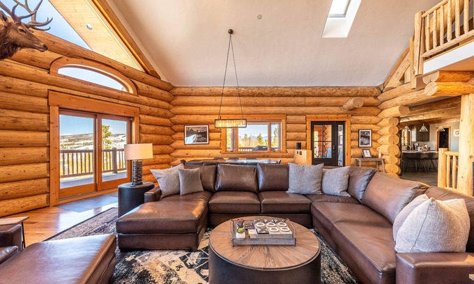 Homestead Hills Casa | Luxury, Dog-Friendly Cabin w/Huge Mountain Views!!, Luxury, Dog-Friendly Cabin w/Huge Mountain Views