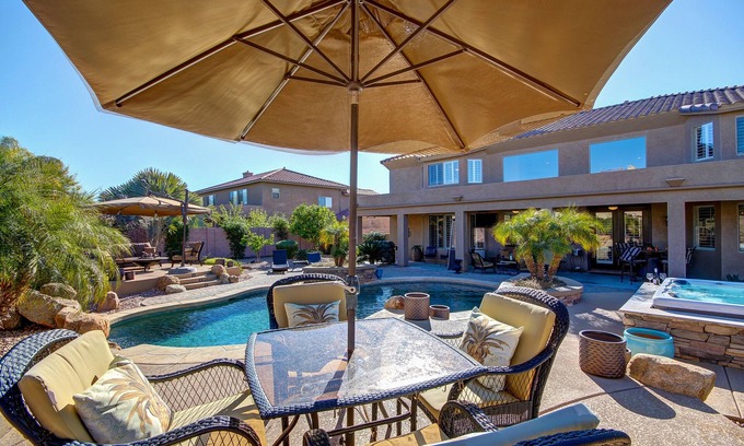 Pleasant Valley Casa | LUJO HOGAR IDEAL, 6 hab piscina / jacuzzi, 8 televisores de pantalla plana, 2 fogones, 5000 sq f