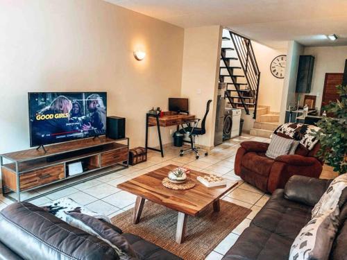 Pretoria Apartamento | Luxury Duplex in Pretoria East