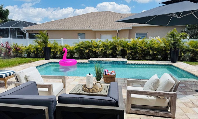 Sabal Harbour Casa | Luxury Escapes Home W/ Heated Pool Near IMG & Siesta Key Beach