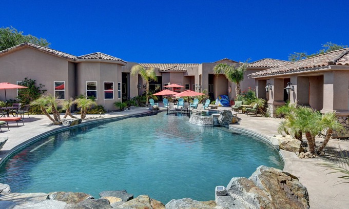 Thousand Palms Casa | Luxury Estate, magnífica piscina y spa, gran cascada cascada, 5000sq. ft Inicio