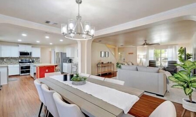 West San Antonio Casa | Luxury Family Getaway w Private Pool