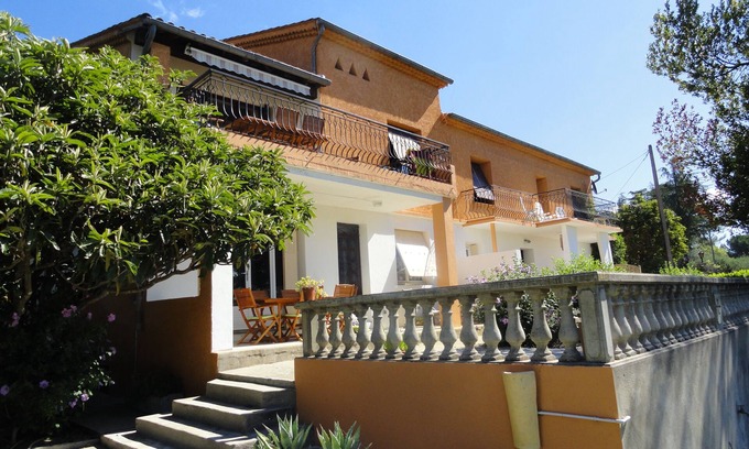 Saint-Christol-Les-Ales Apartamento | Casa familiar de lujo con piscina climatizada. Entre mar y montaña.