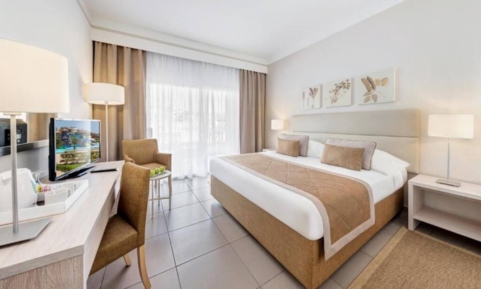 Makadi Bay Hotel | Luxury-Friendly Room Perfect for Diving & Water Sports Enthusiasts