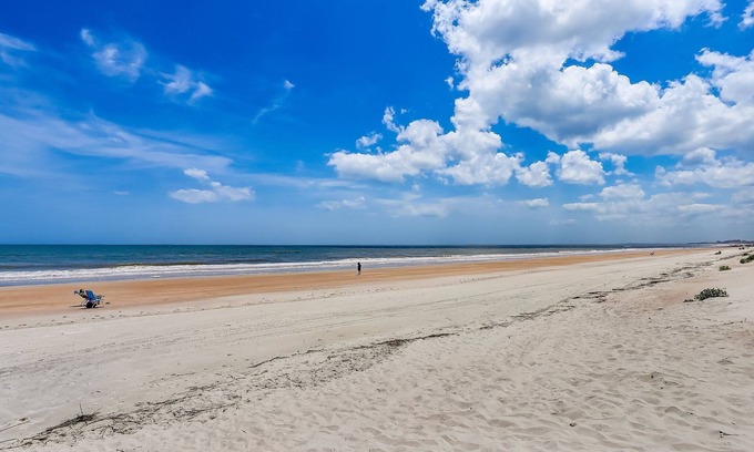 American Beach Condominio | Luxury Ground Level Condo. Many extras. Please see reviews.