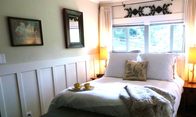 Placerville Apartamento | Luxury Guest Apartments-Pasos de Main St Placerville - Iris suite