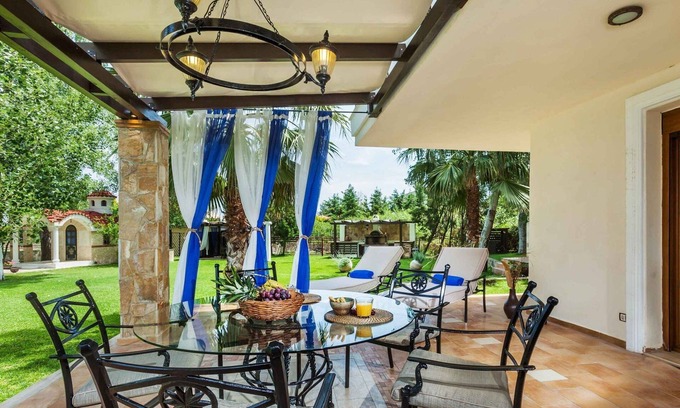 Pefkochori Villa | Luxury Halkidiki Villa | Villa Dione | 4 Bedroom Villa | Beach Front | Pefkochori