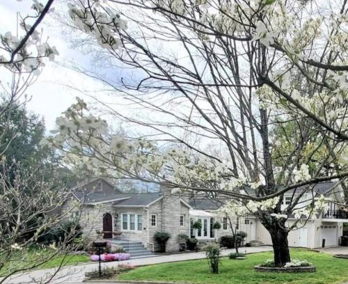 Knoxville Casa | Luxury Historic North Hills Home