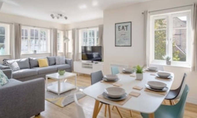 Hitchin Apartamento | Luxury Hitchin Apartment, Great Central Location - With Parking