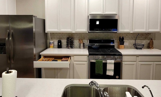 Addicks Casa | Luxury Home Energy Corridor Memorial City TopGolf