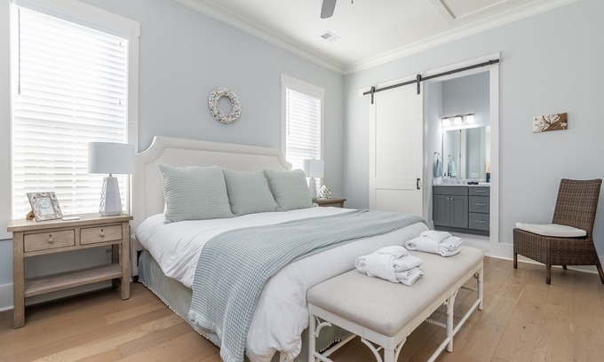 Olde Town Casa | Nuevo hogar por Promenade / Old Town Bluffton. Duerme 8.