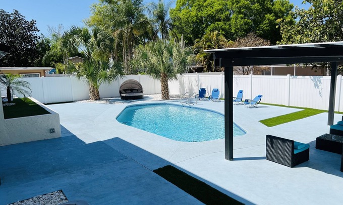 Tampa Casa | Luxury Home with pool