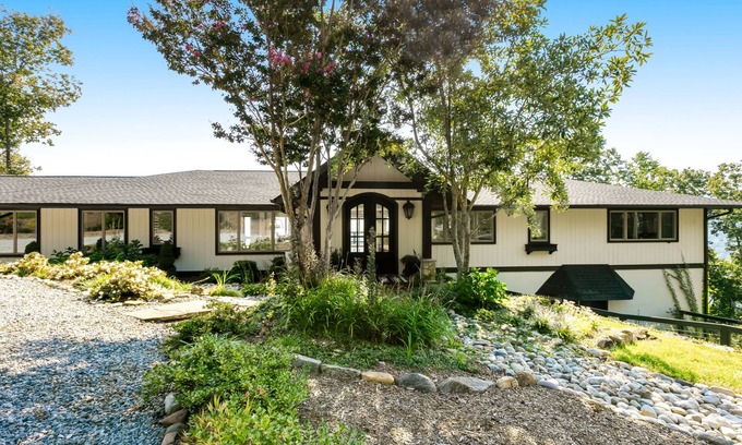 Saluda Casa | Luxury home with spectacular view, hot tub, decks, rec room, & yoga space