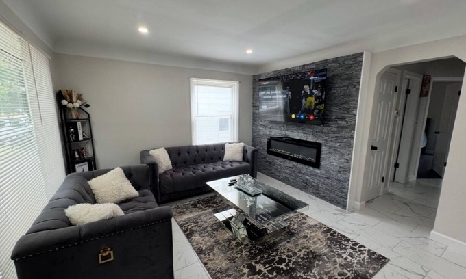 Birmingham Casa | Luxury House 3BR Downtown Birmingham