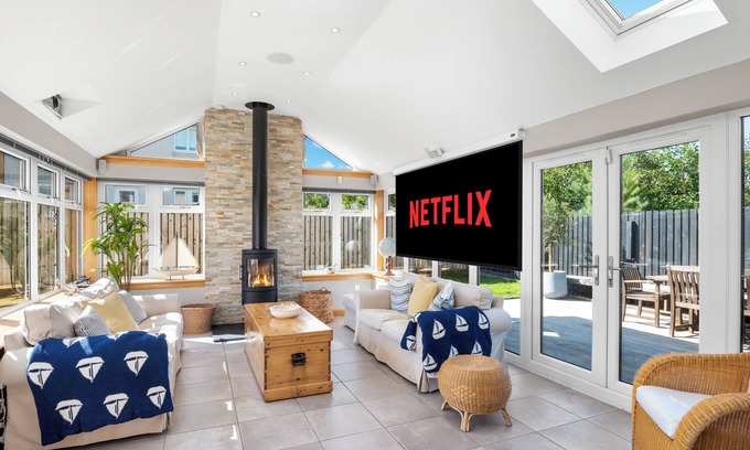 North Berwick Casa | Luxury House with a Hot Tub