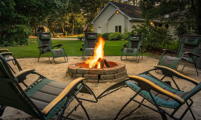 Lauderdale Lakes Casa | Luxury Lake Country Home · Hike · Bike · Fire pit · Boating · Lauderdale Lakes