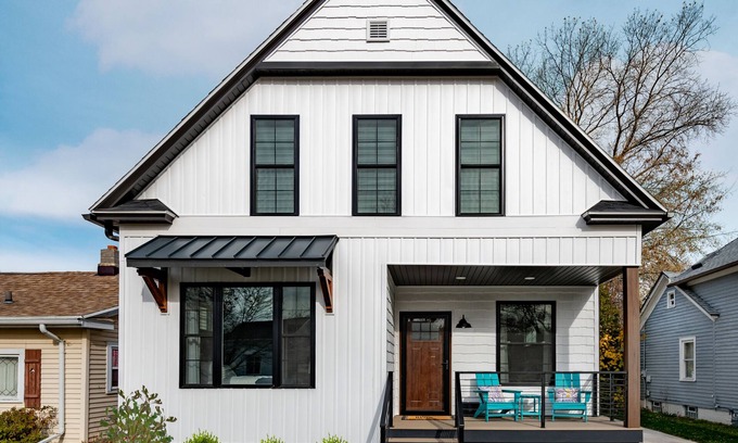 Sheboygan Casa | Luxury Lake House-4Bed-2Bath-NEW Renovation 2023-Walk to Beach, Dining, & More.