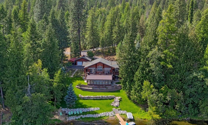 Bonner County Casa | Luxury Lakefront Retreat