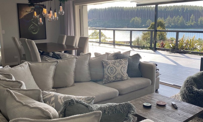 Mangakino Casa | Luxury Lakehouse Retreat