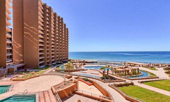 Puerto Peñasco Complejo | Vistas al mar, a pasos de las piscinas! Condominio de lujo de 2 habitaciones Las Palomas Phase 2