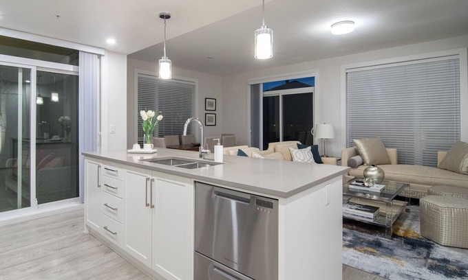 Abbotsford Apartamento | Luxury Living near the LAKE